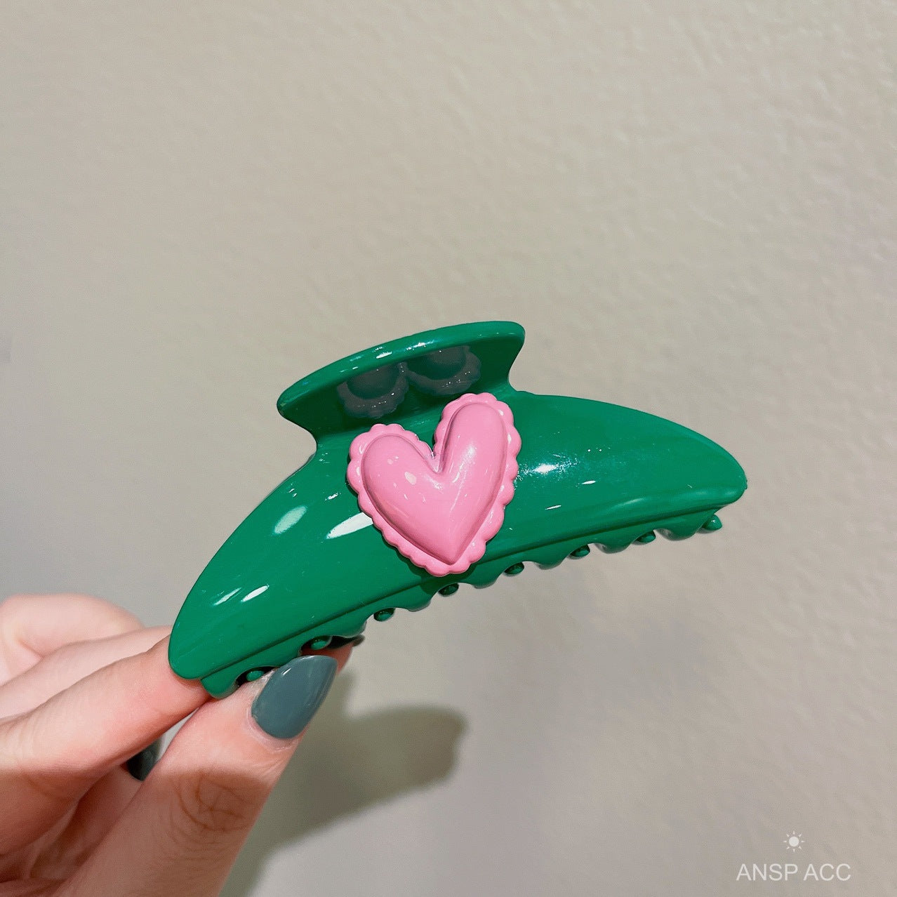 South Korea's Dongdaemun new summer popular color contrast love clip fashionable shark clip half ball hair clip female